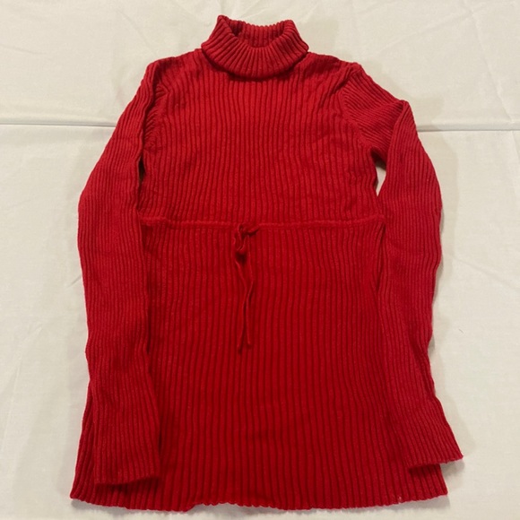 Red maternity turtleneck - Picture 1 of 3
